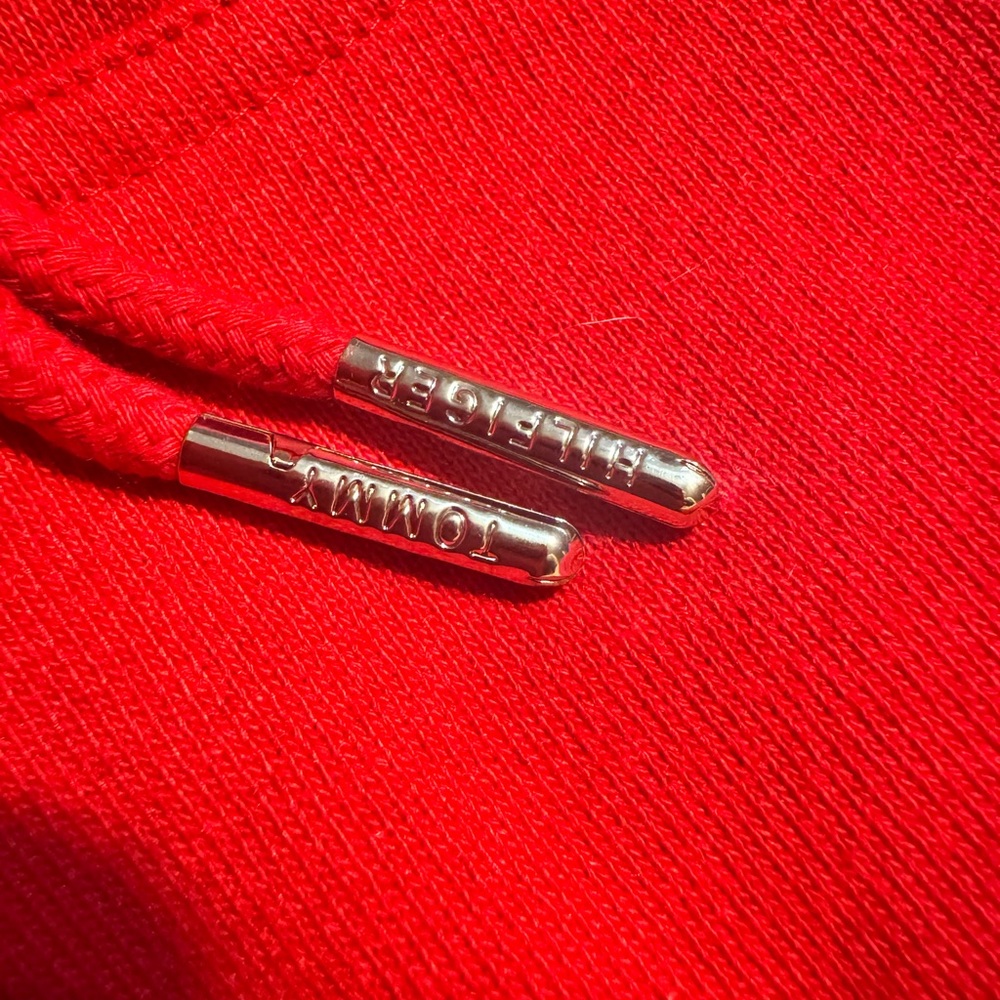 Tommy Hilfiger Red Heart Sweater - Picture 7 of 10